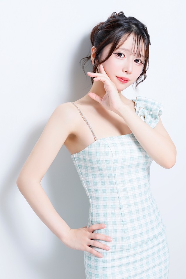 王葵 シロナプロフィール写真2